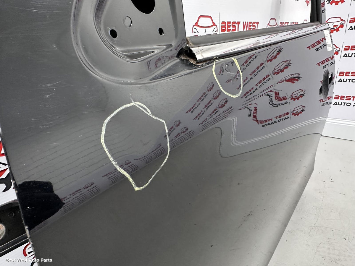 2019 MITSUBISHI PAJERO Left Front Door