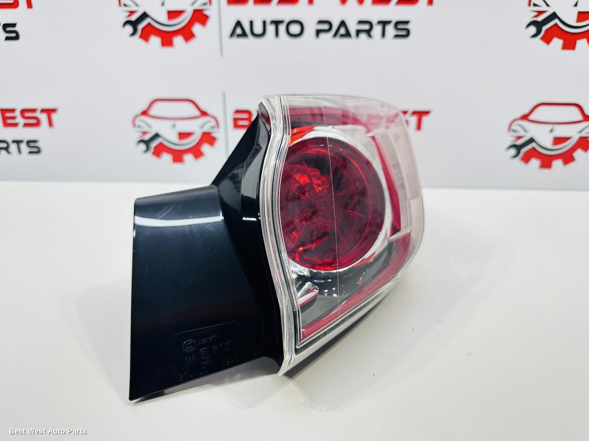 2010 MAZDA 3 Right Taillight