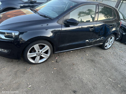 2013 VOLKSWAGEN POLO Front Bumper
