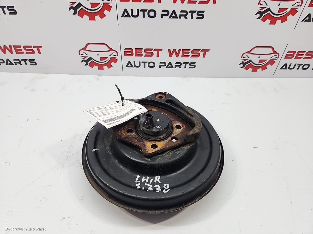 2017 TOYOTA COROLLA Left Rear Hub Assembly