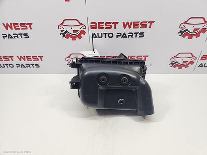 2017 TOYOTA COROLLA Air Cleaner/Box