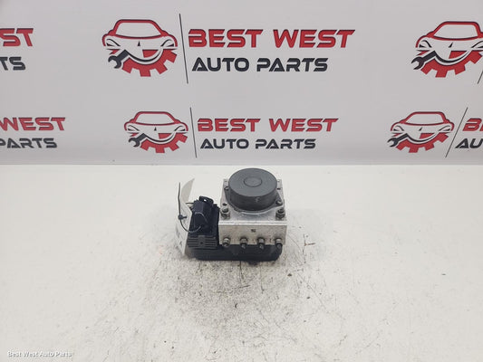 2013 TOYOTA COROLLA Abs Pump/Modulator