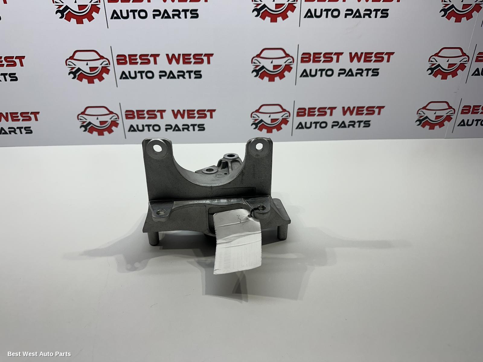 2025 MITSUBISHI OUTLANDER Mount