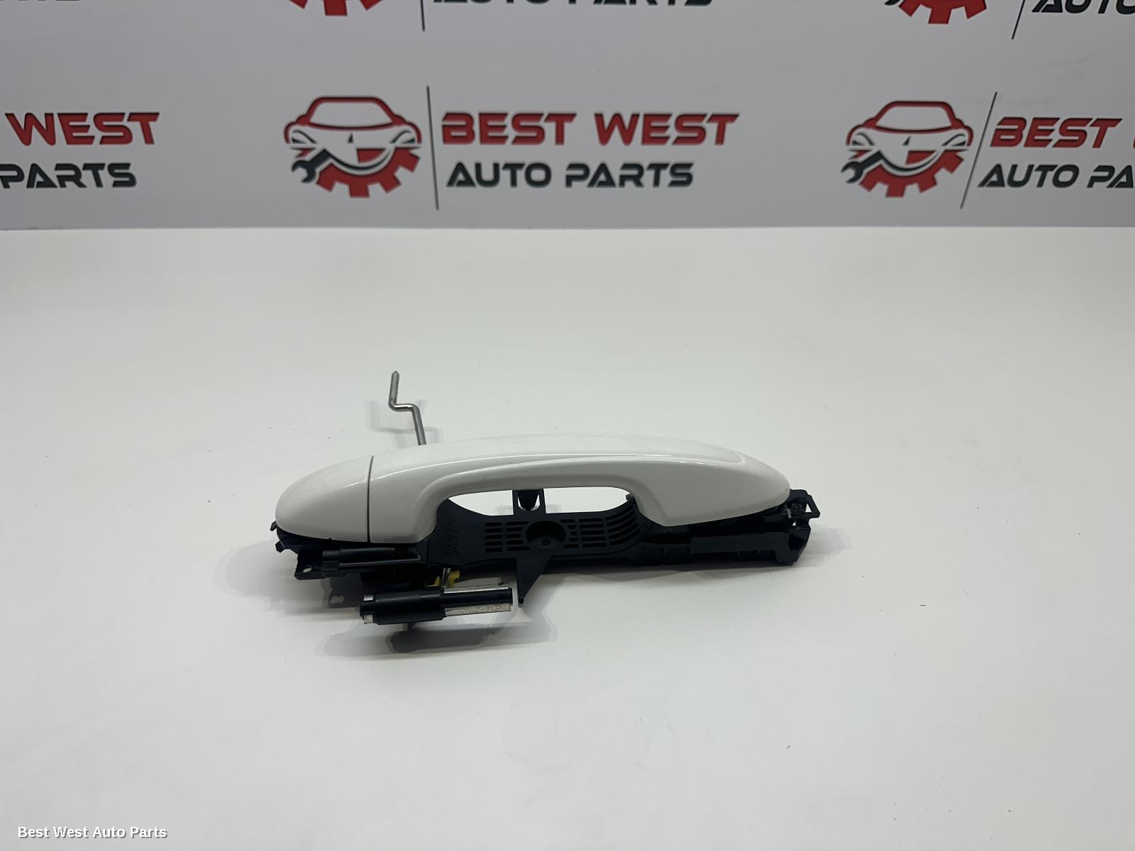2024 TOYOTA HILUX Door Handle