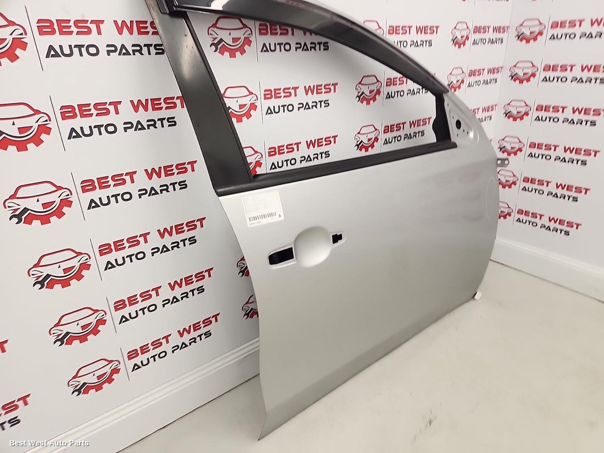2019 MITSUBISHI TRITON Right Front Door