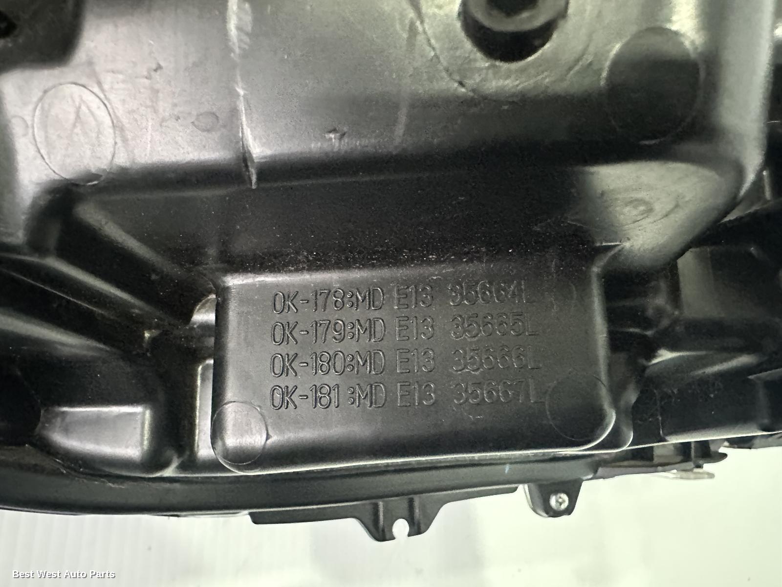 2024 TOYOTA HILUX Left Headlamp
