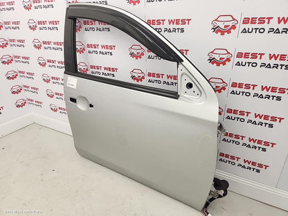 2019 MITSUBISHI TRITON Right Front Door
