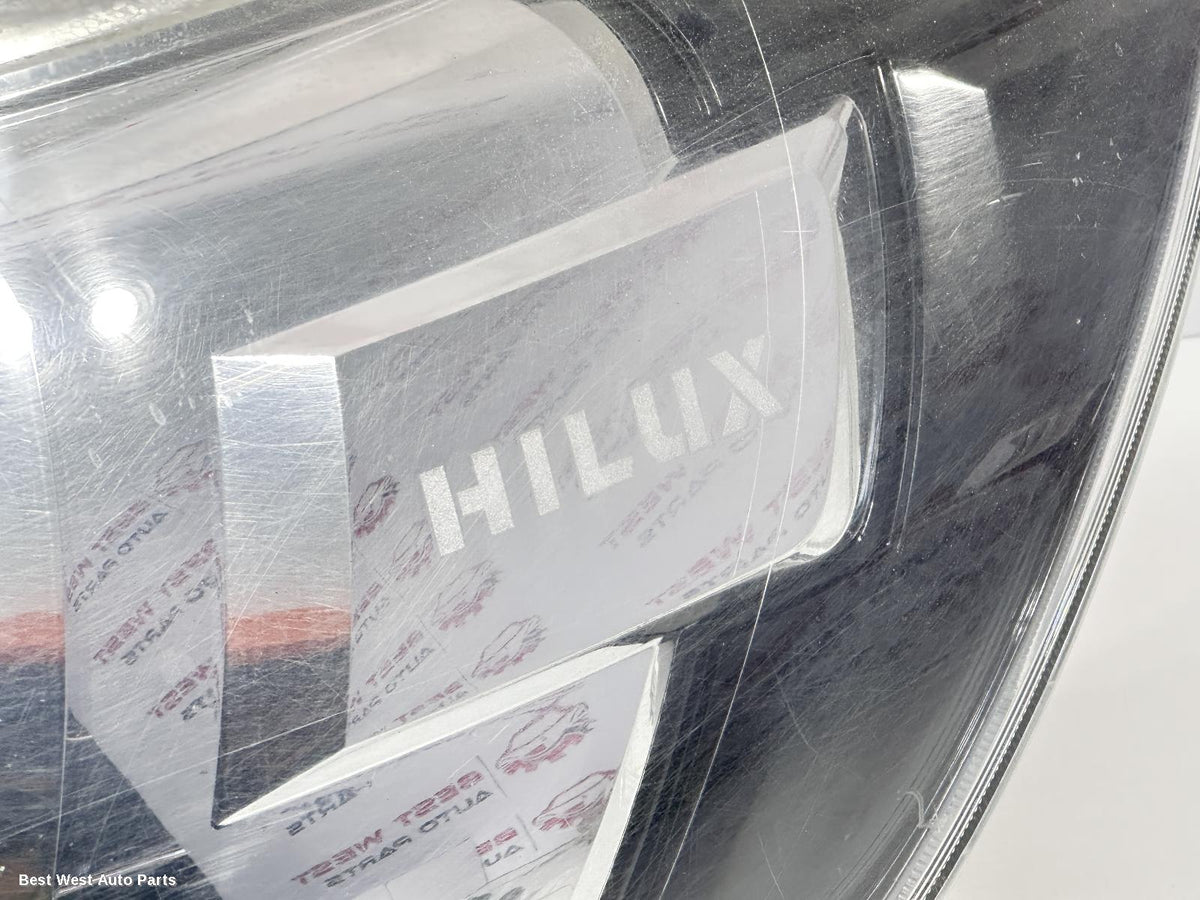 2017 TOYOTA HILUX Left Headlamp