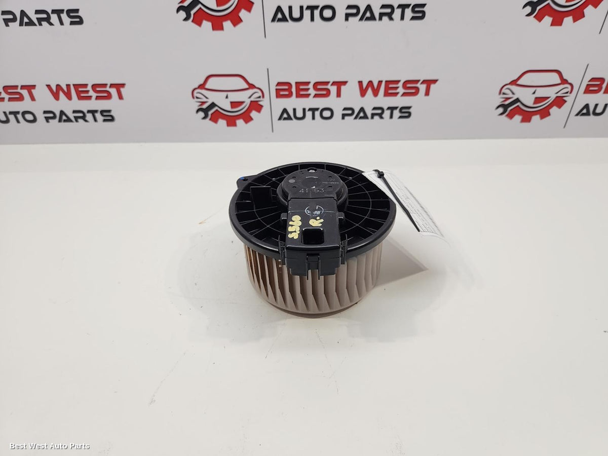 2019 MITSUBISHI PAJERO Heater Fan Motor