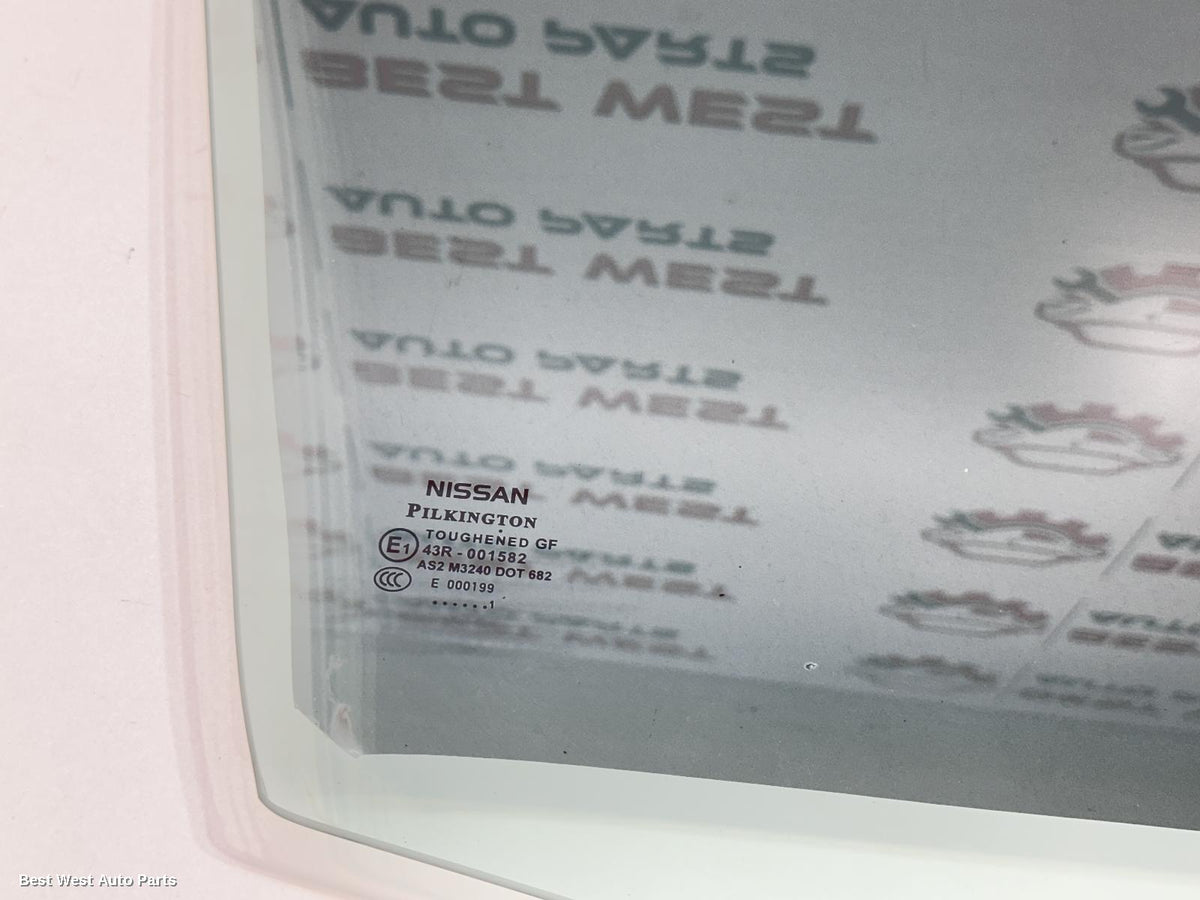 2011 NISSAN DUALIS Right Front Door Window