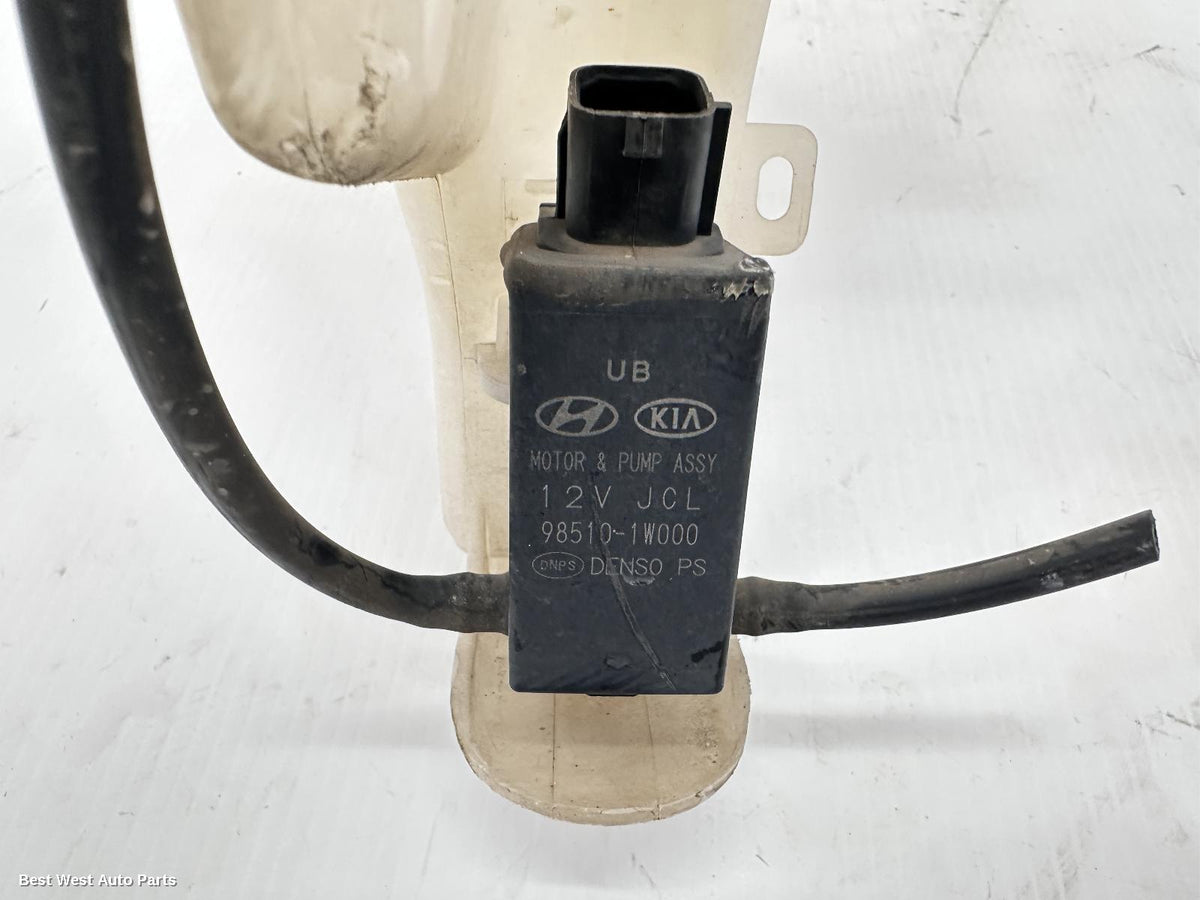 2014 HYUNDAI I20 Washer Bottle