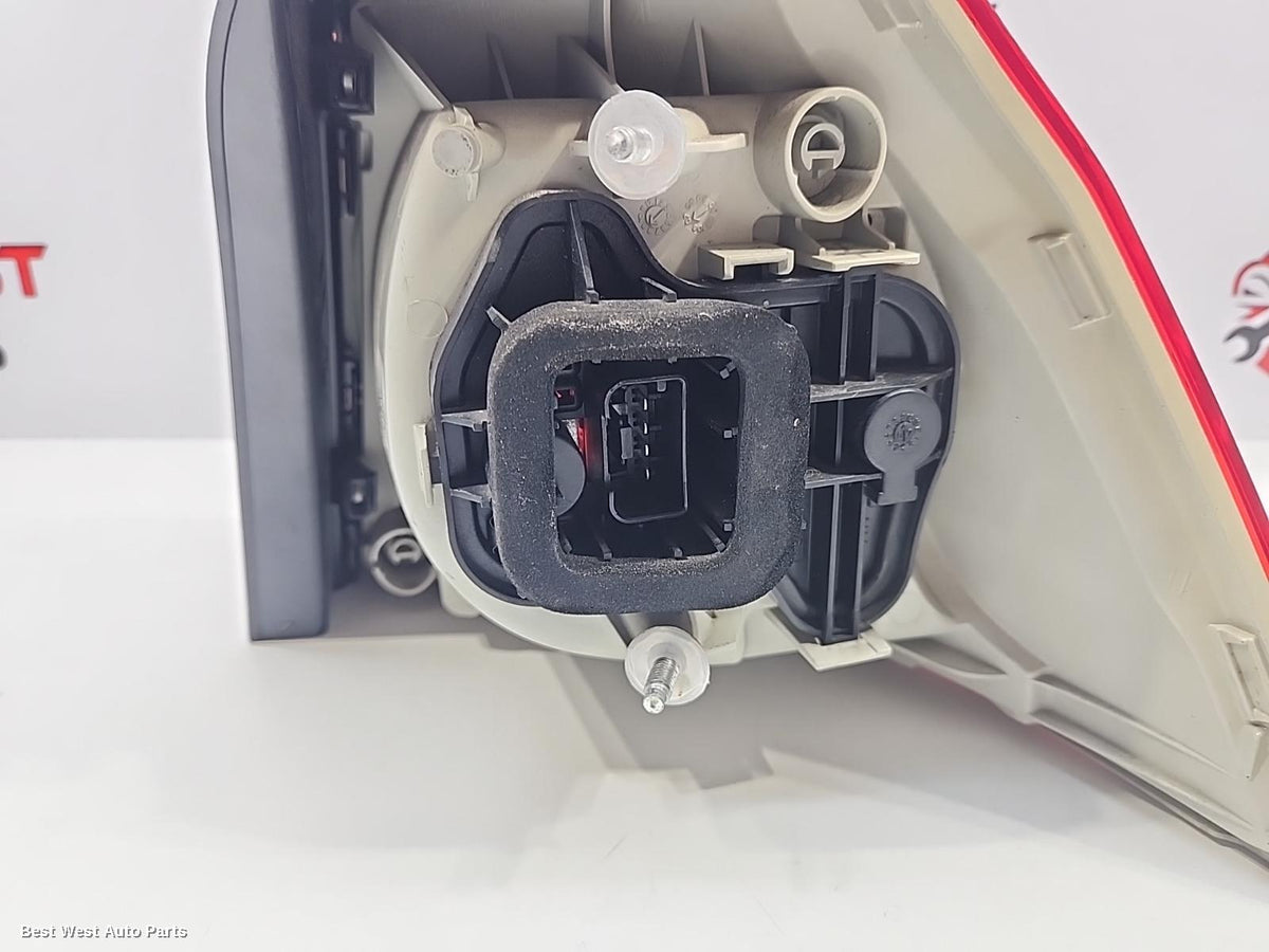 2008 VOLKSWAGEN GOLF Left Taillight