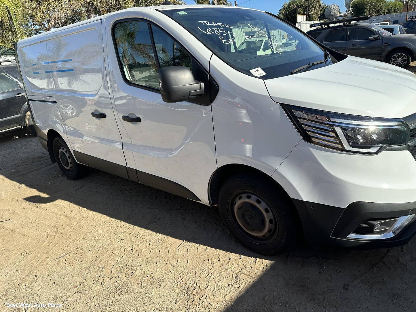 2024 RENAULT TRAFIC Right Guard