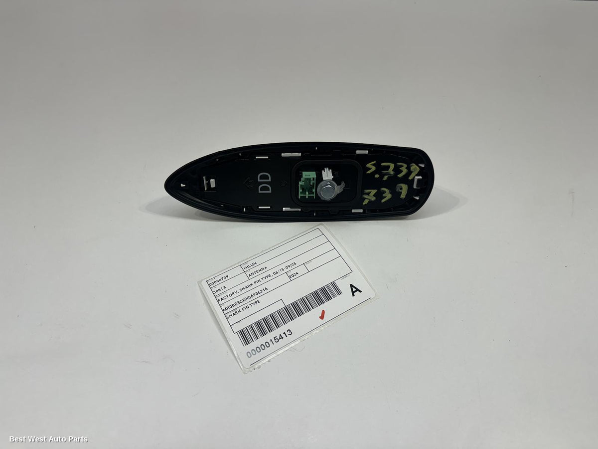 2024 TOYOTA HILUX Antenna