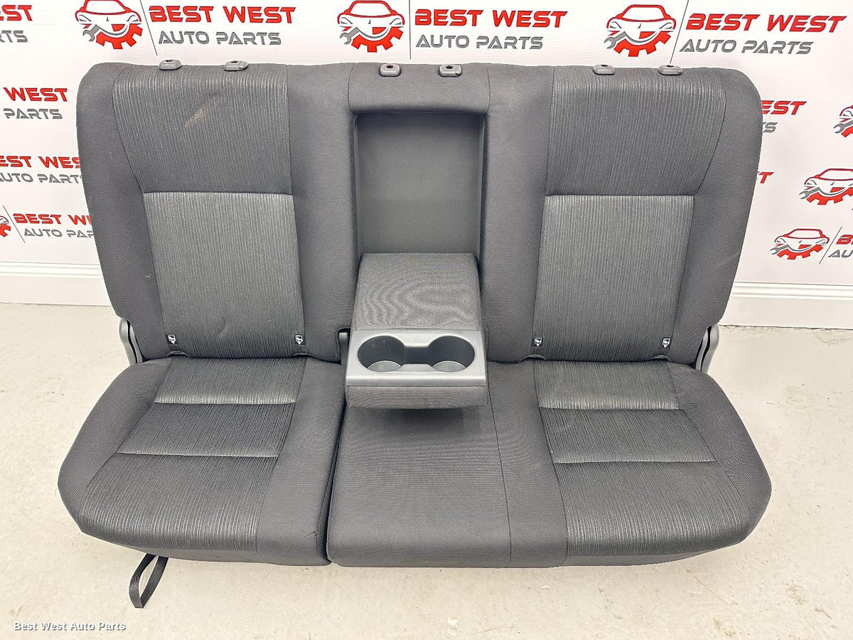2024 TOYOTA HILUX 2nd Seat (Rear Seat)