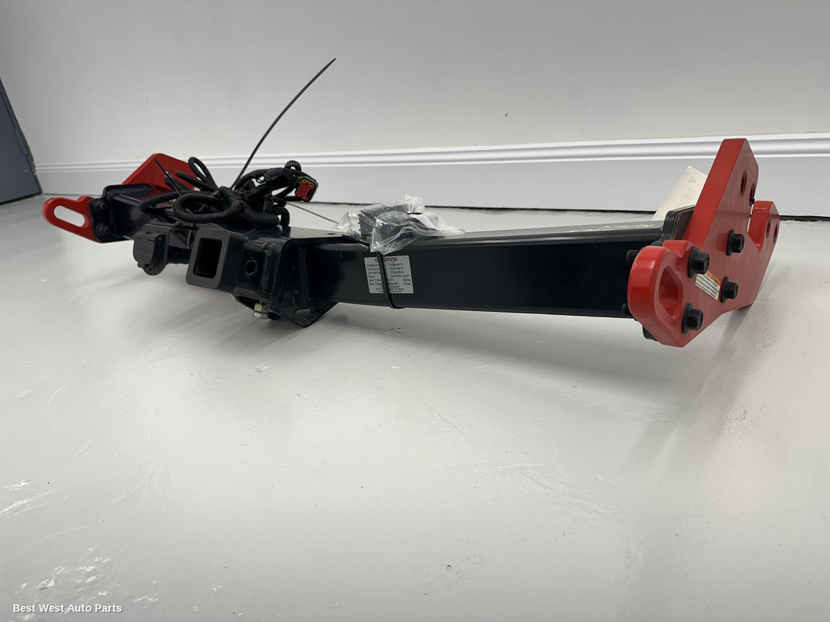 2024 TOYOTA HILUX Towbar
