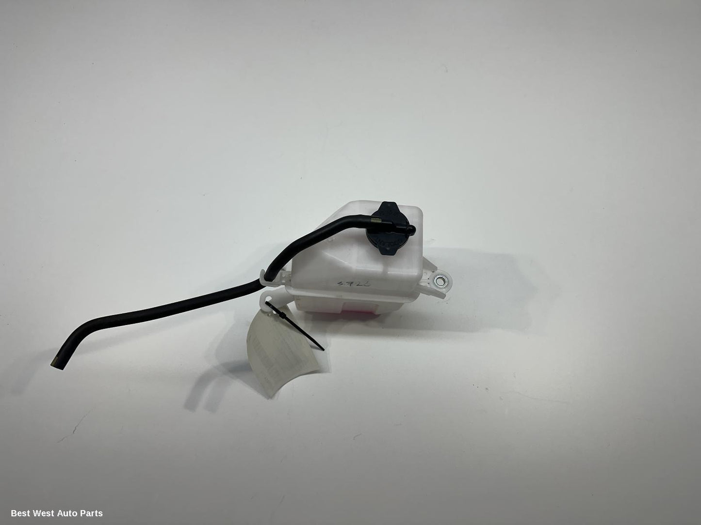 2021 TOYOTA CAMRY Overflow Bottle