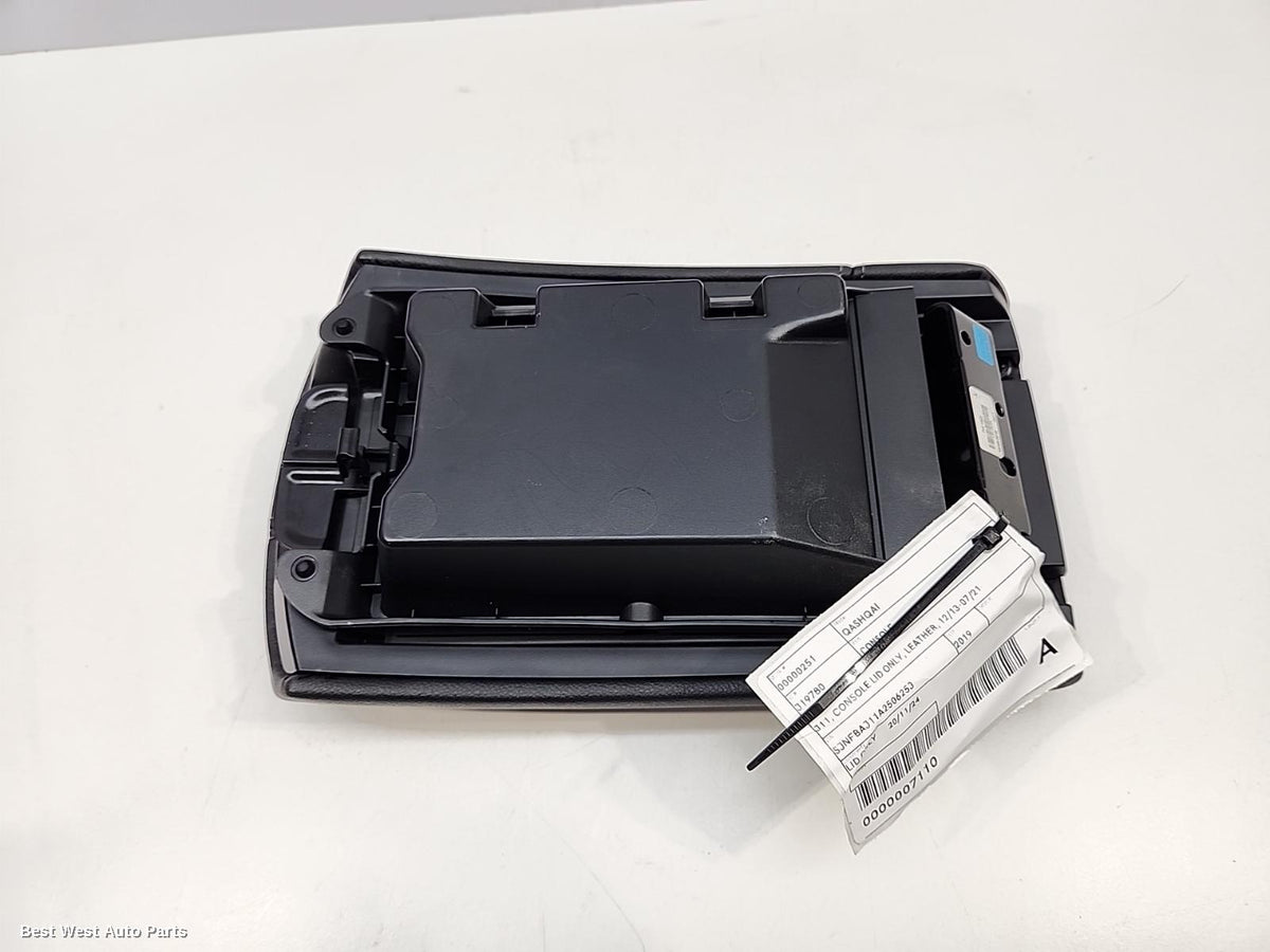 2019 NISSAN QASHQAI Console
