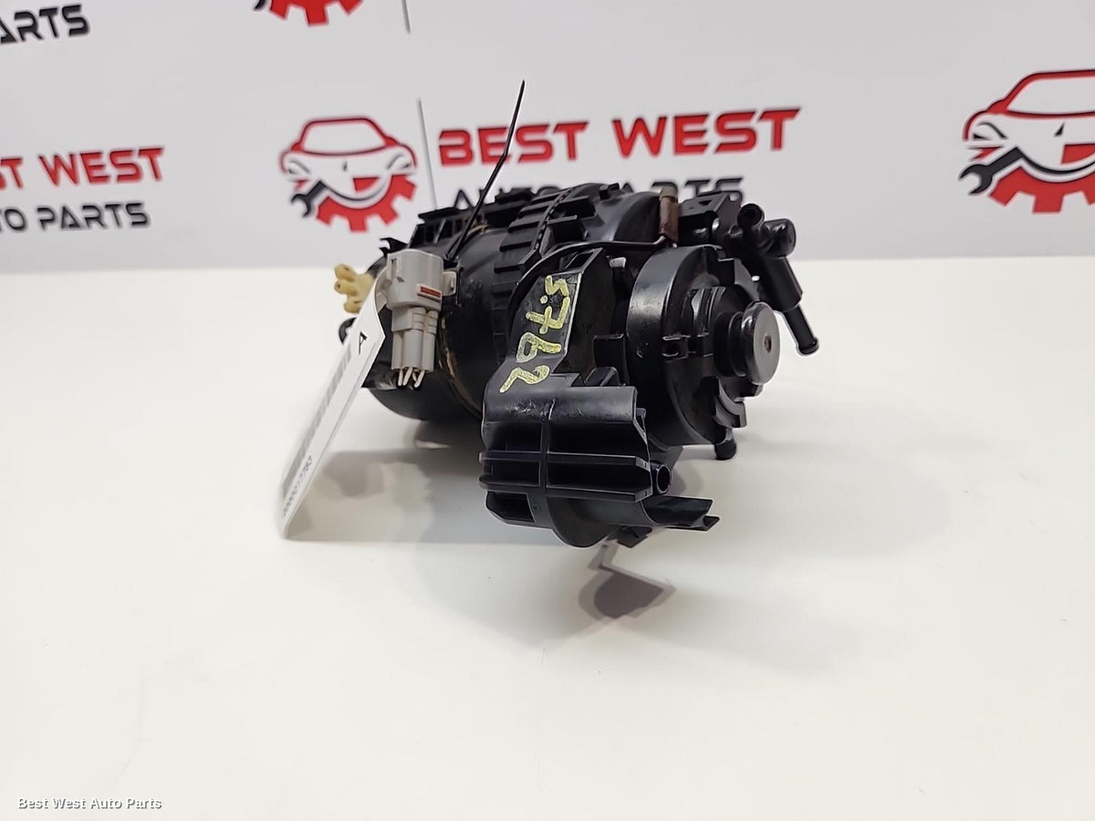 2017 TOYOTA HILUX Fuel Filter Housing