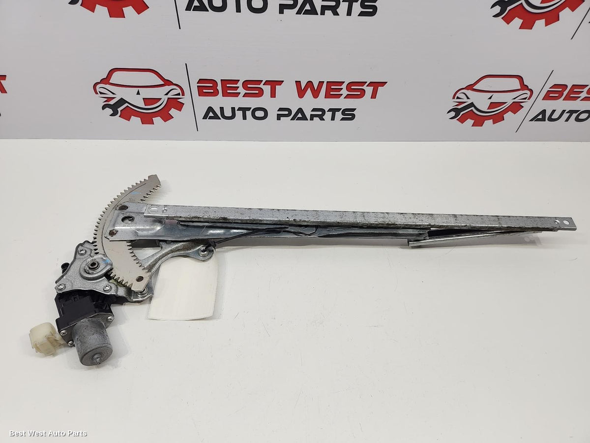 2020 MITSUBISHI TRITON Right Front Window Reg/Motor