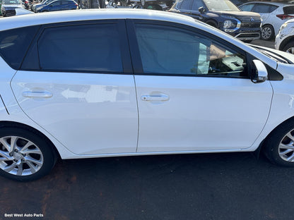 2016 TOYOTA COROLLA Right Front Door Window