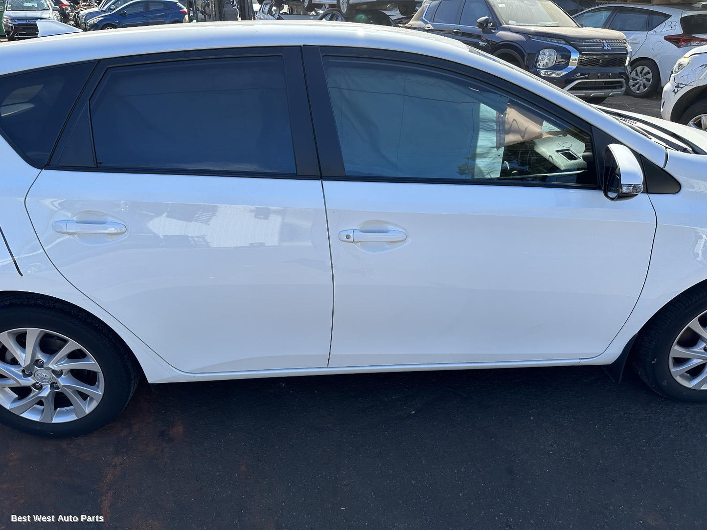 2016 TOYOTA COROLLA Right Front Door Window