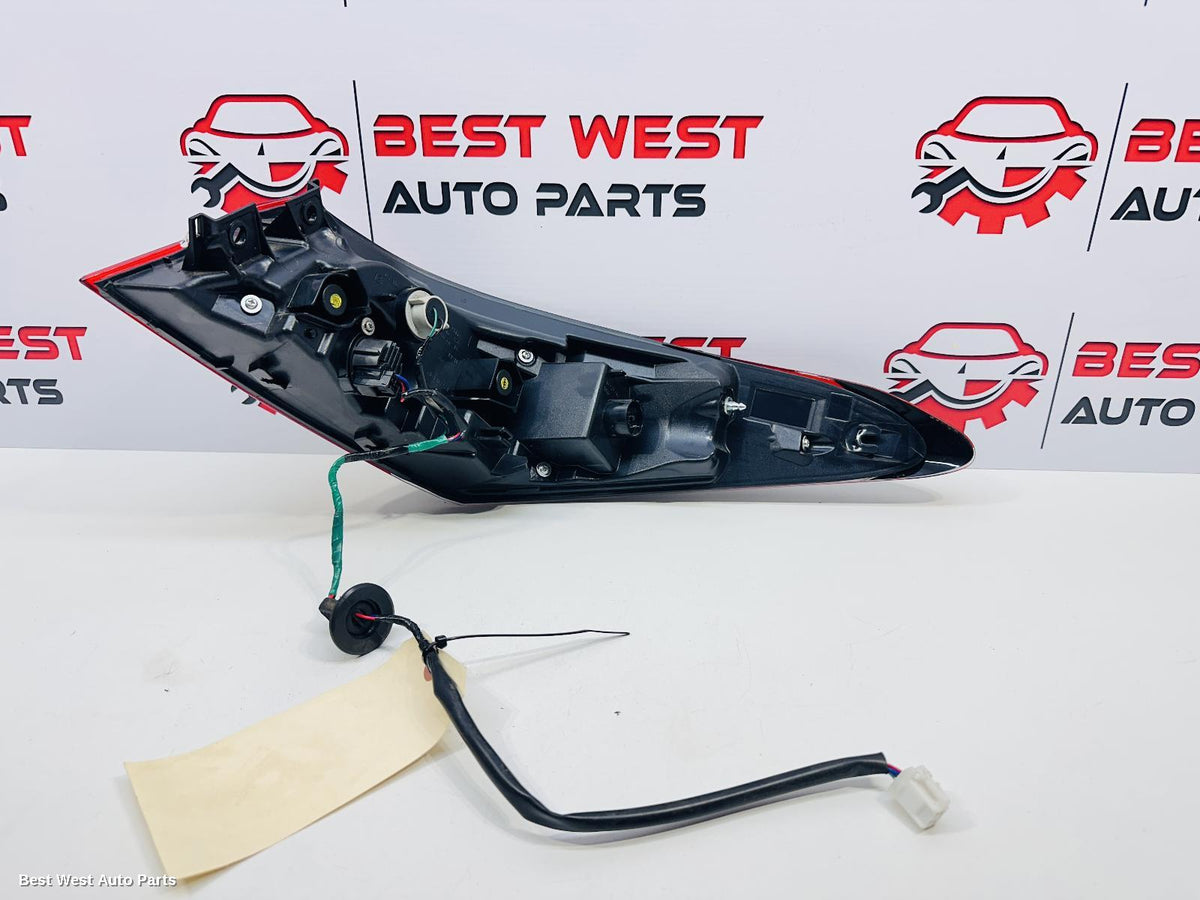 2021 TOYOTA CAMRY Left Taillight