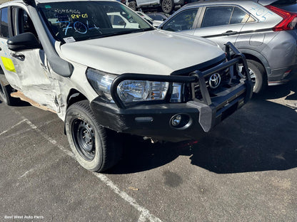 2019 TOYOTA HILUX Left Front Window Reg/Motor
