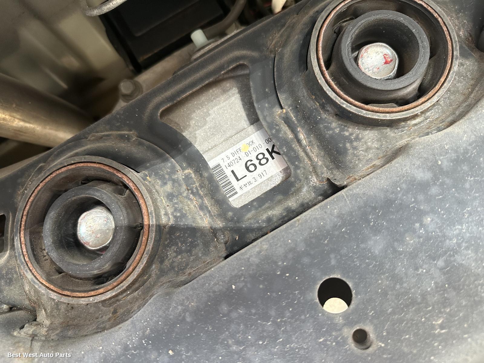 2015 MITSUBISHI PAJERO Differential Centre