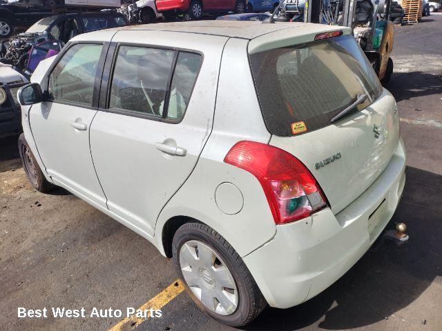 2008 SUZUKI SWIFT Right Taillight