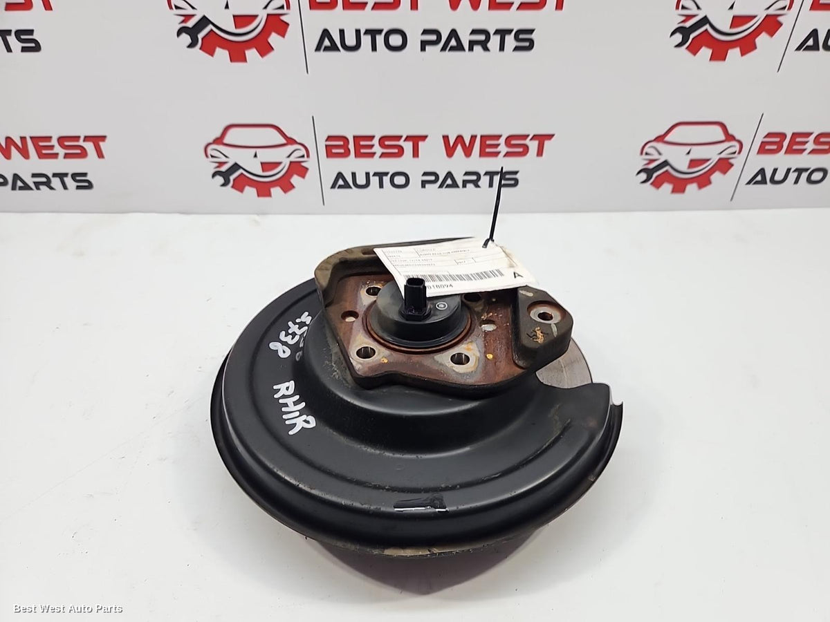 2017 TOYOTA COROLLA Right Rear Hub Assembly
