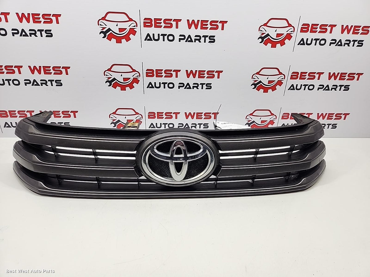 2017 TOYOTA HILUX Grille