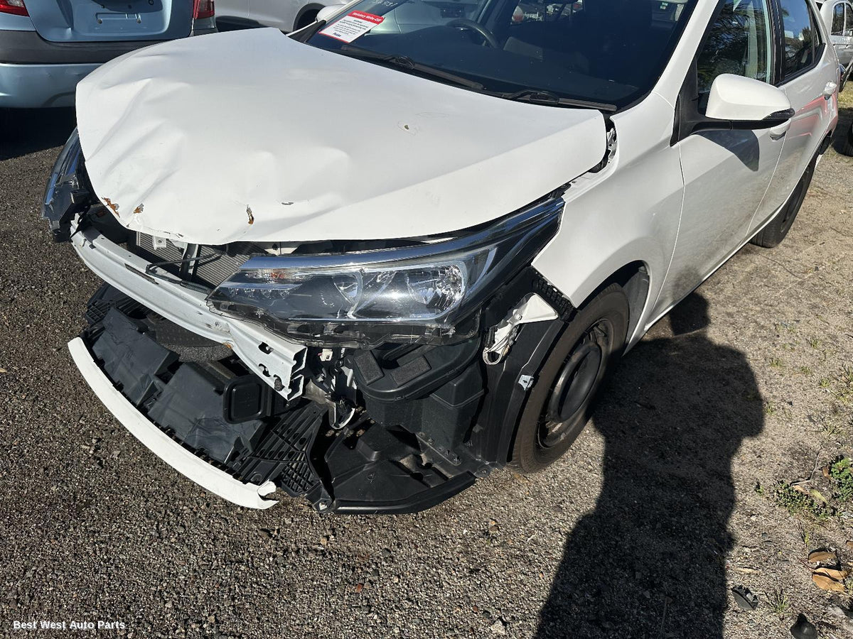 2017 TOYOTA COROLLA Right Guard Liner