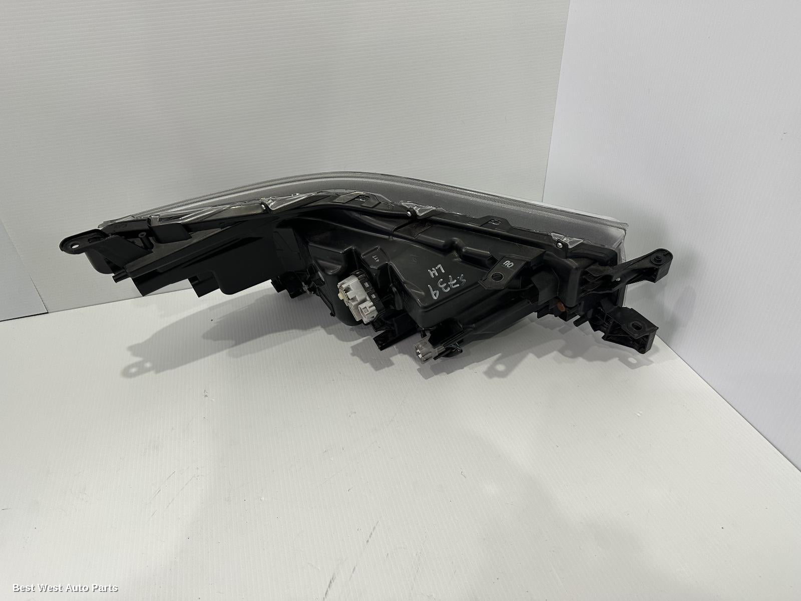 2024 TOYOTA HILUX Left Headlamp