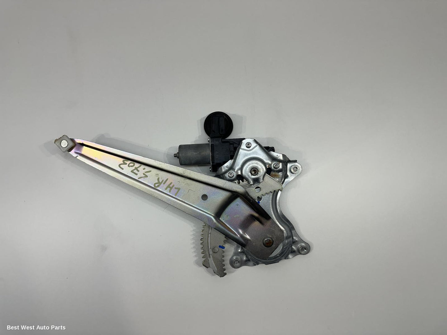 2024 TOYOTA HILUX Left Rear Wnd Reg/Motor