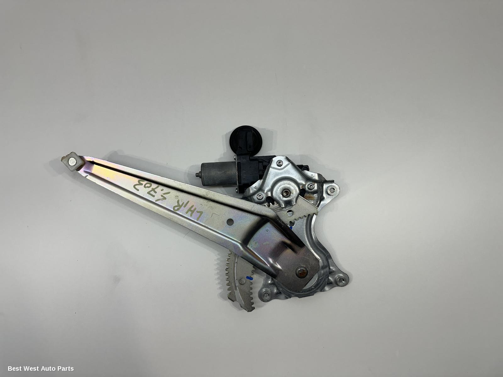 2024 TOYOTA HILUX Left Rear Wnd Reg/Motor