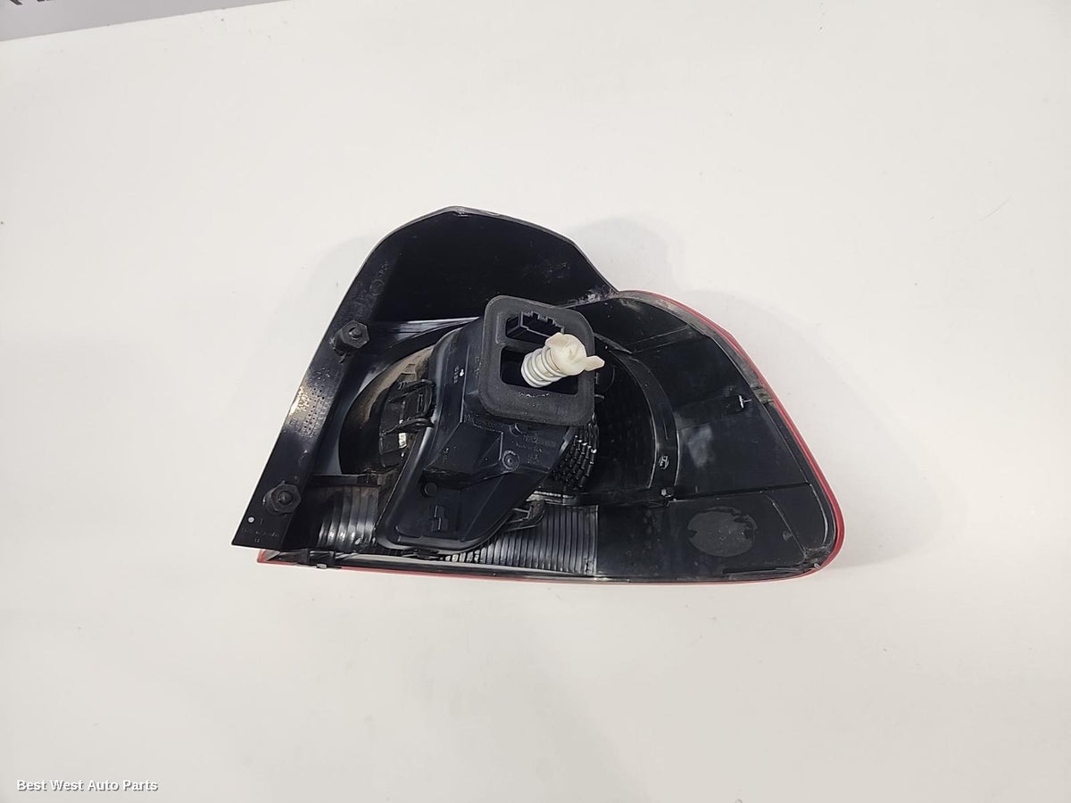 2010 VOLKSWAGEN GOLF Left Taillight