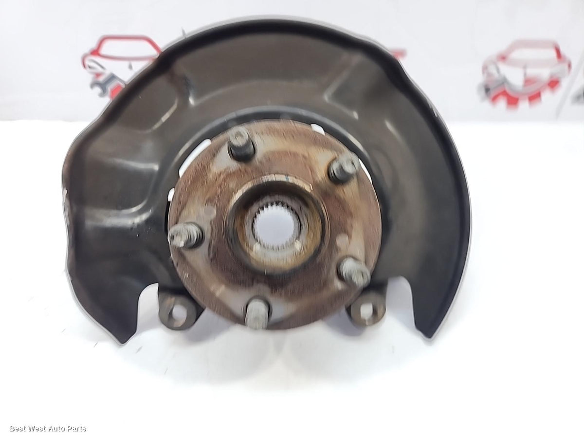 2017 TOYOTA COROLLA Right Front Hub Assembly