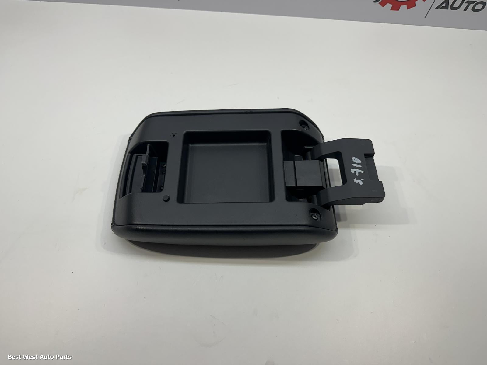 2021 MITSUBISHI TRITON Console