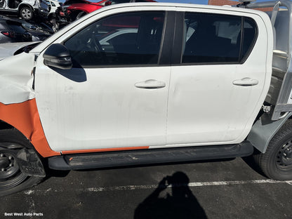 2024 TOYOTA HILUX Right Door Mirror