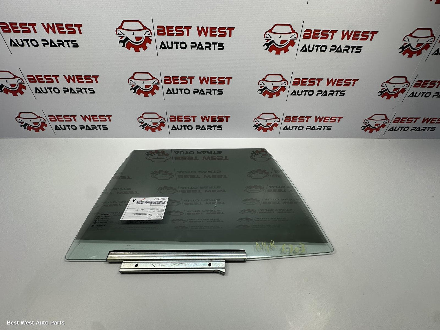 2024 TOYOTA HILUX Right Rear Door Window