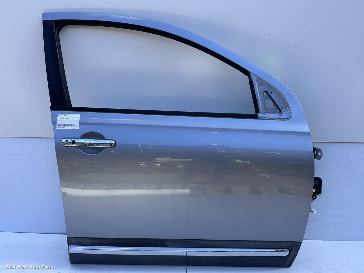 2012 NISSAN DUALIS Right Front Door