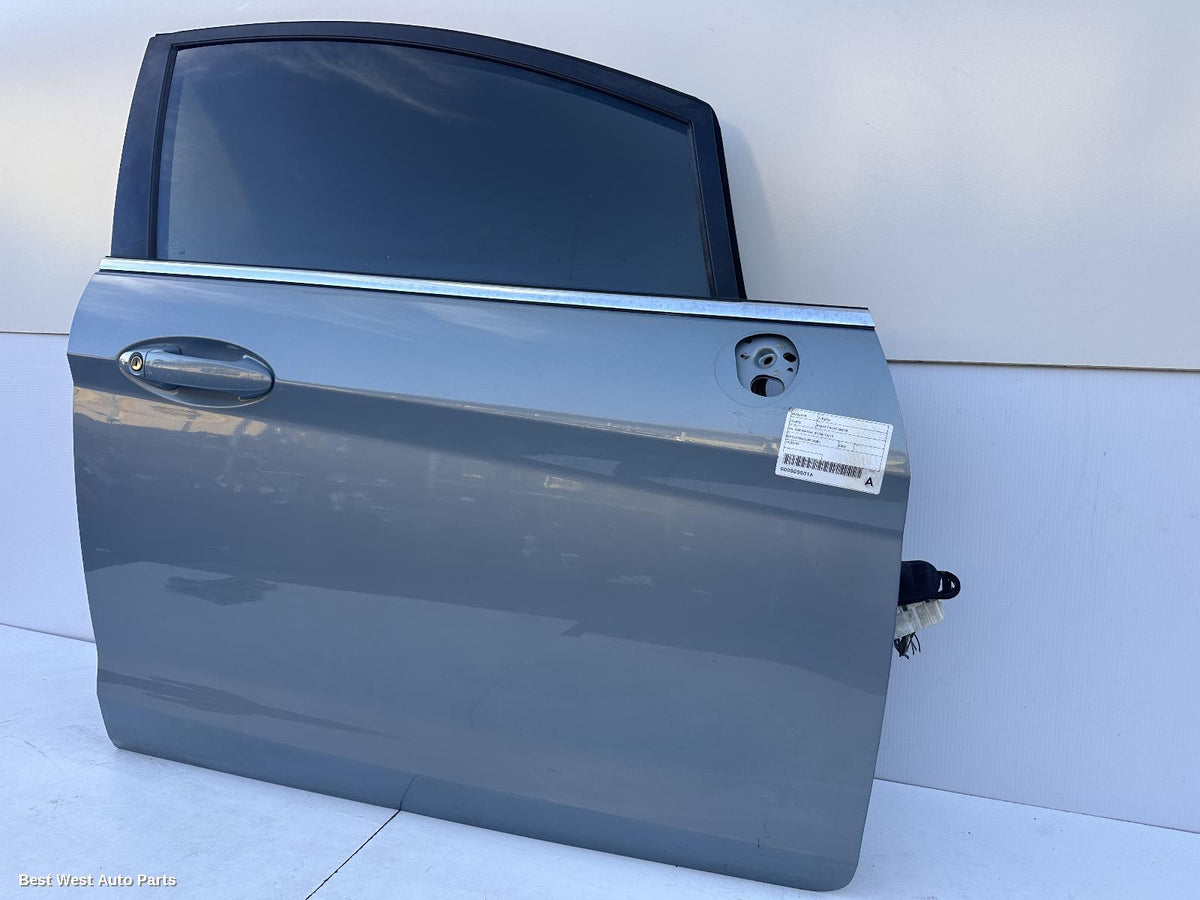2009 FORD FIESTA Right Front Door