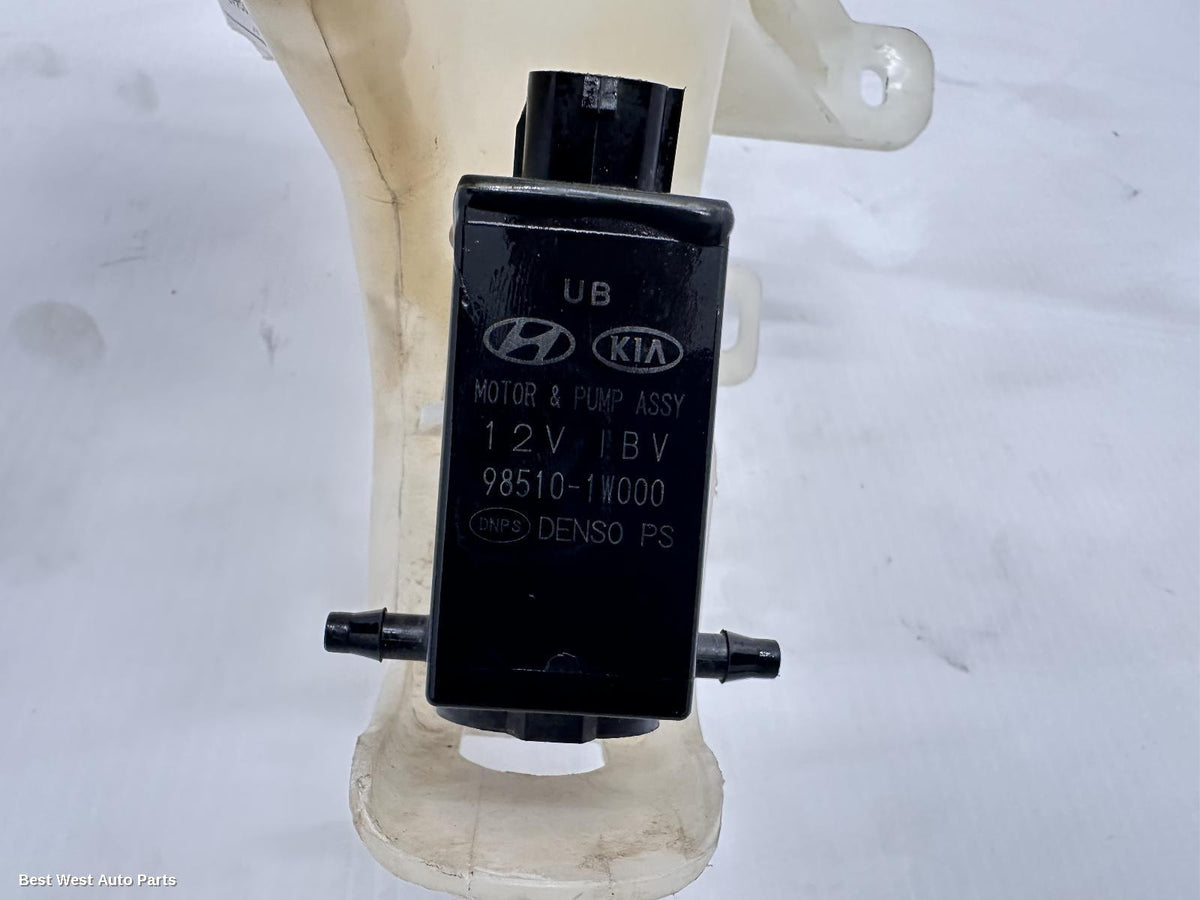 2013 HYUNDAI I20 Washer Bottle