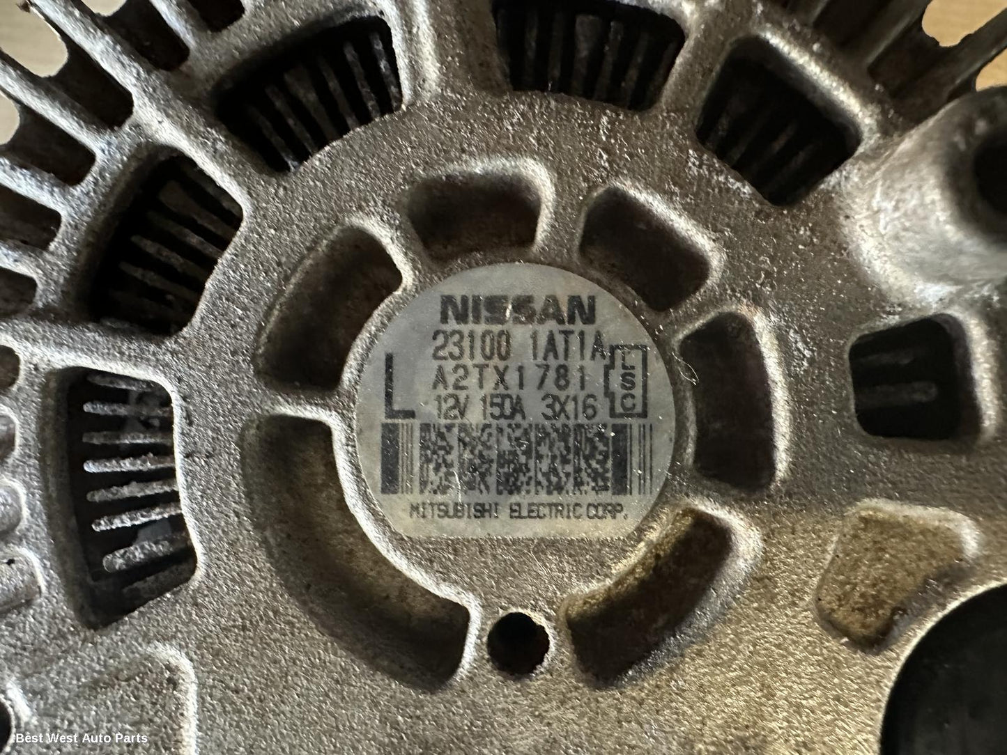 2014 NISSAN NAVARA Alternator