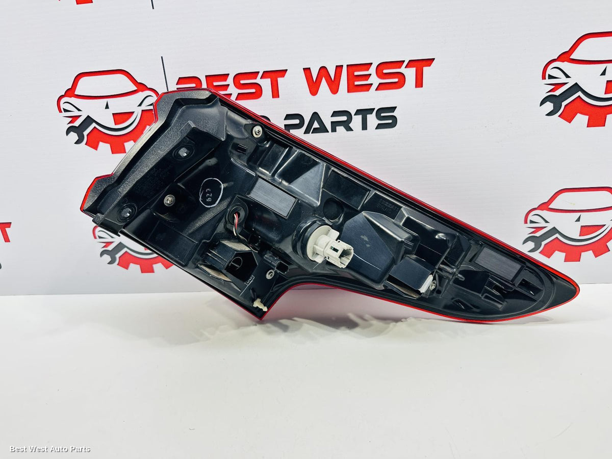 2019 NISSAN QASHQAI Left Taillight