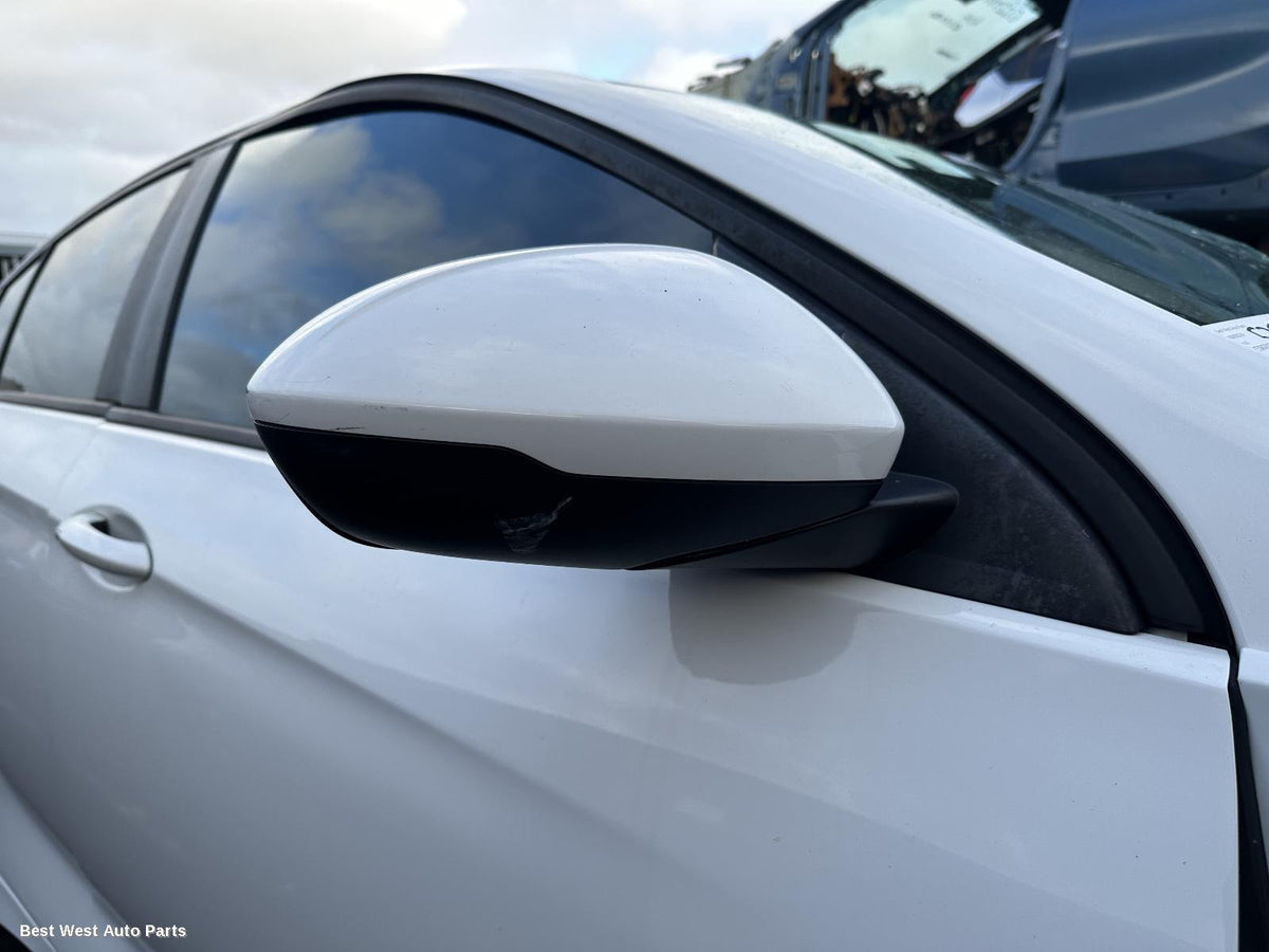 2019 HOLDEN COMMODORE Right Door Mirror