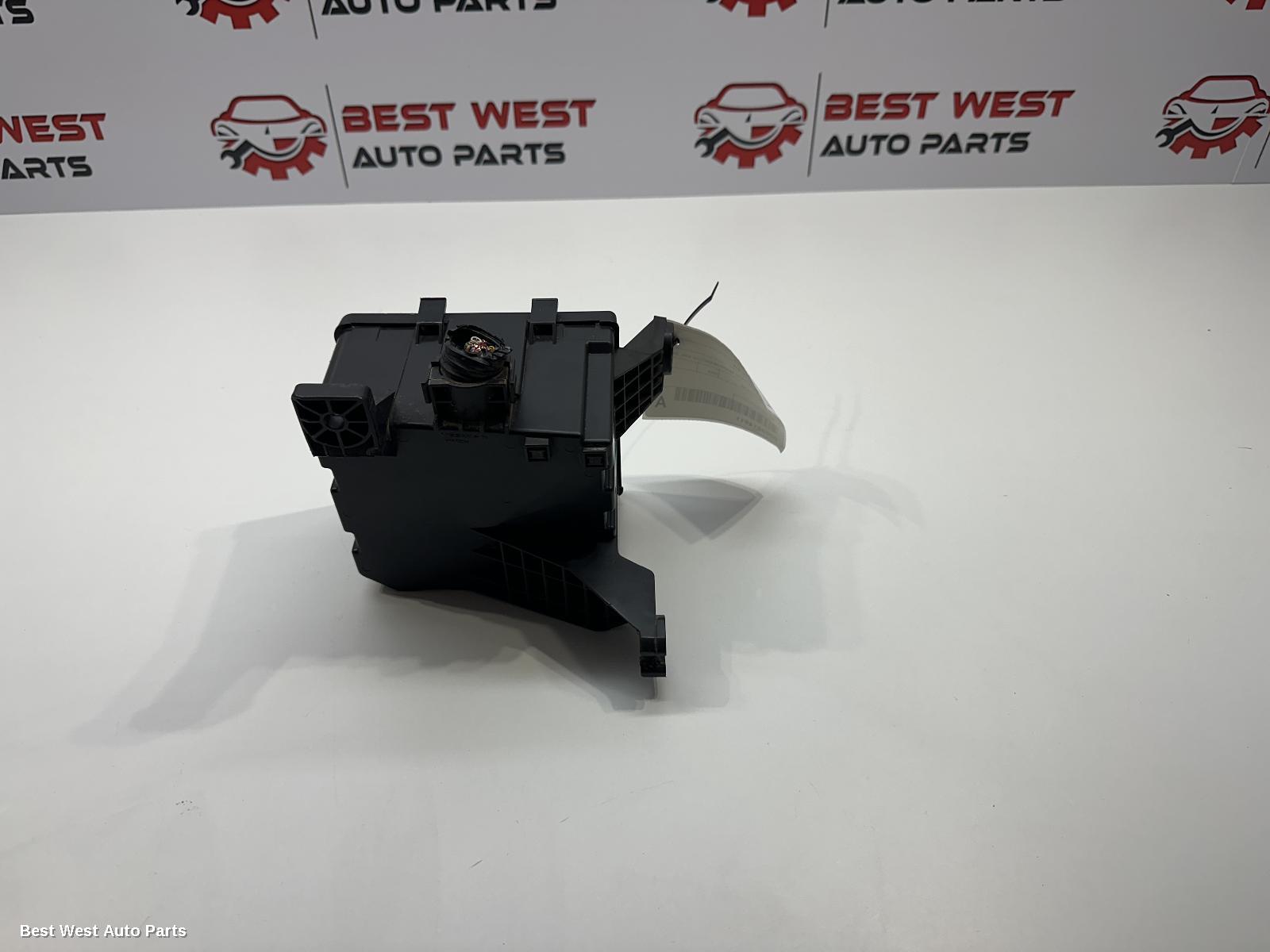 2023 NISSAN NAVARA Fuse Box