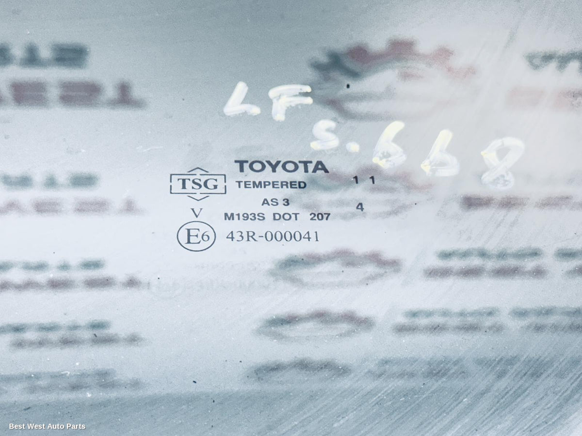 2015 TOYOTA HILUX Left Front Door Window