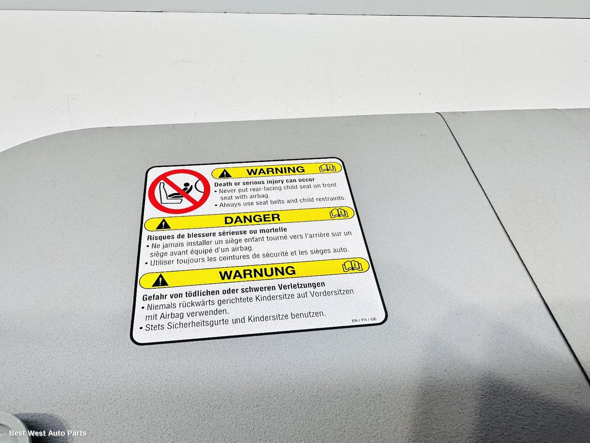 2008 MAZDA 3 Sunvisor